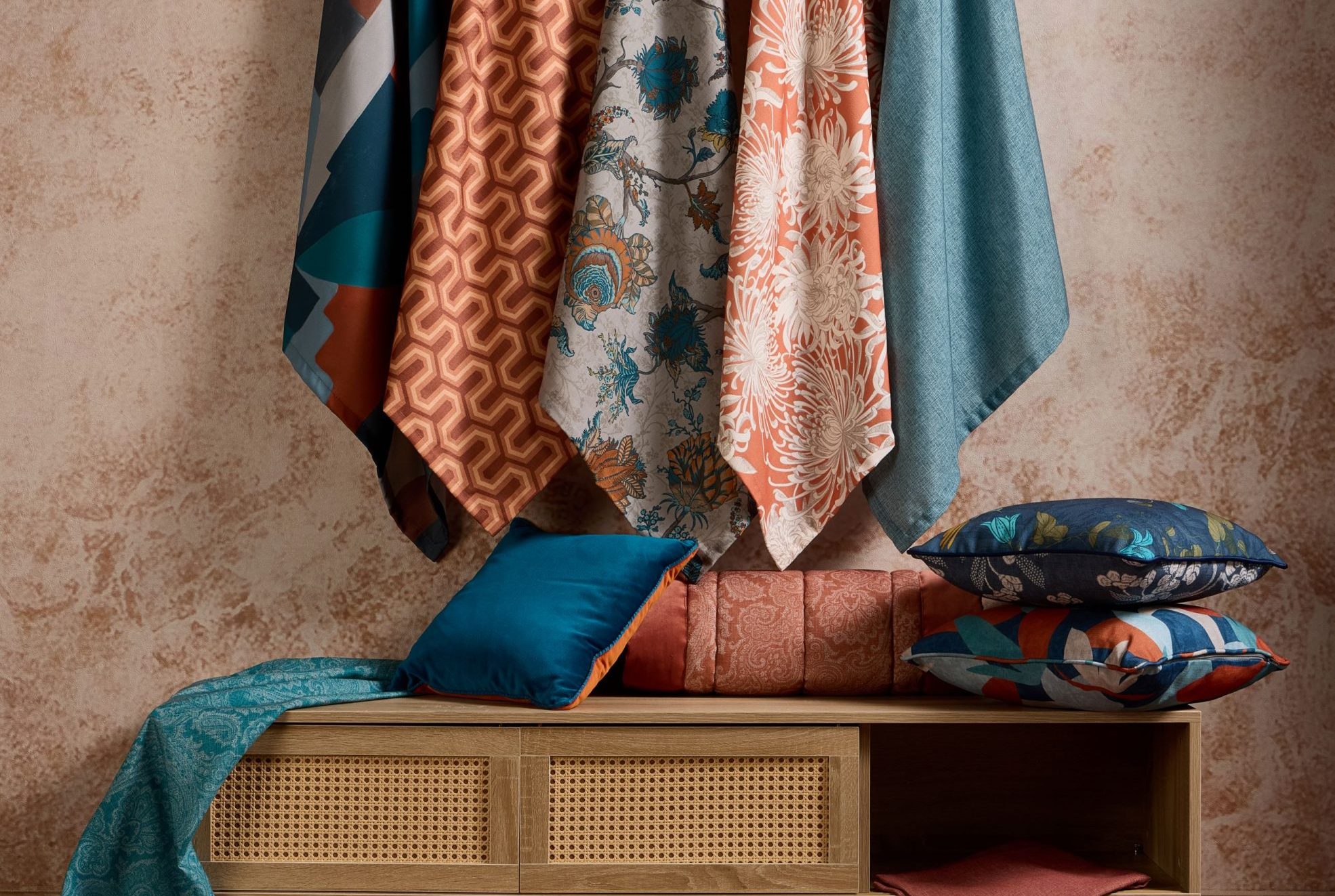 5273-Skopos Studio mixed wall