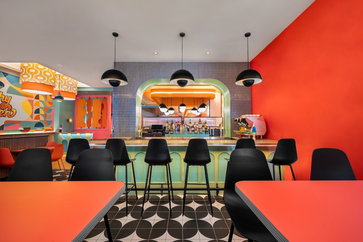 wid chapman architects, Wid Chapman Architects Design a Colourful and Retro Restaurant