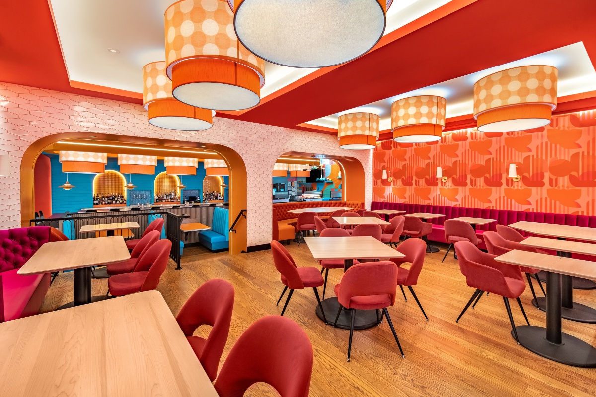 wid chapman architects, Wid Chapman Architects Design a Colourful and Retro Restaurant