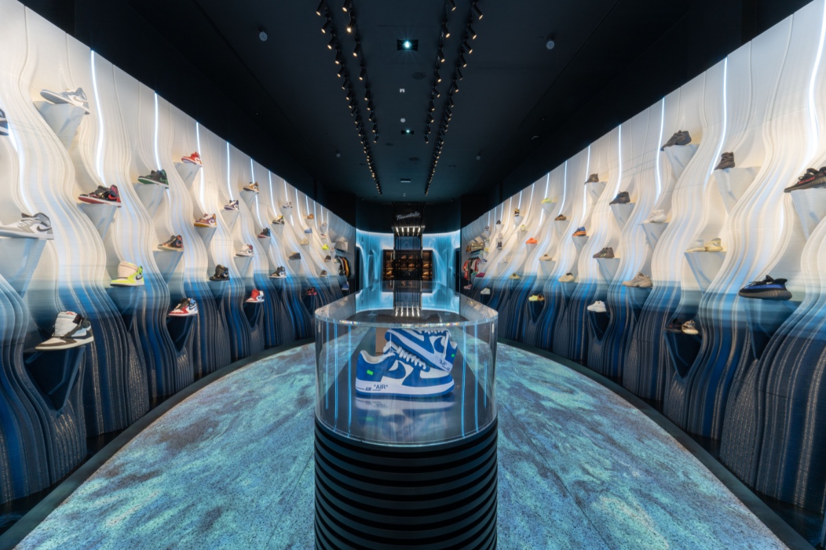 External Reference: Creating an Immersive Retail Experience, Harmonising Technology and Water