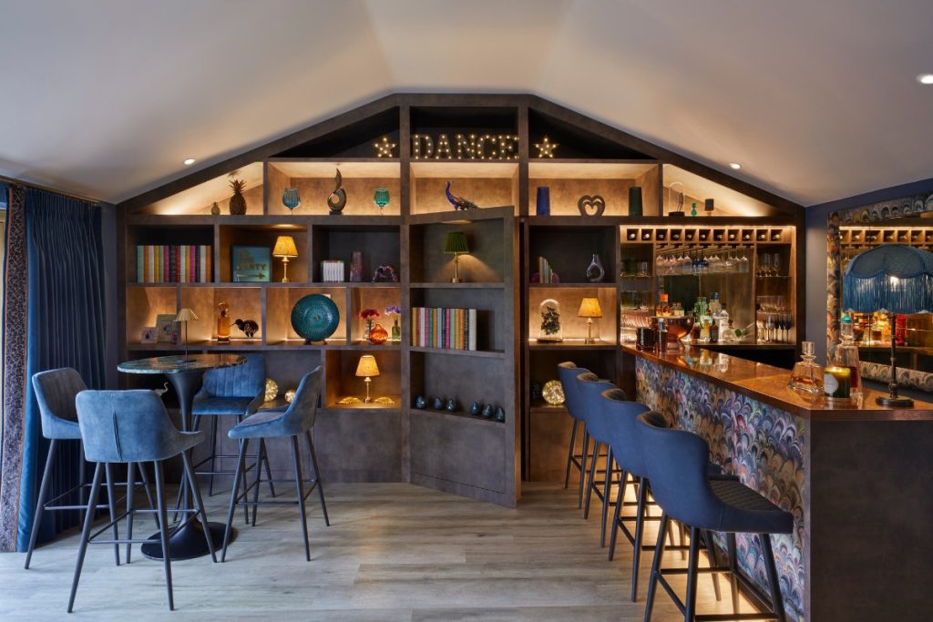 Amy Hunt Interiors: Capturing the Refined Glamour of High-End London Bars